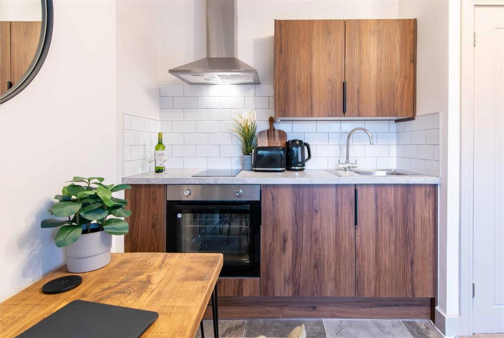 21 castle rd low-res-5.jpg