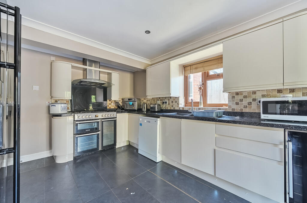 1320742-16-6881fc...