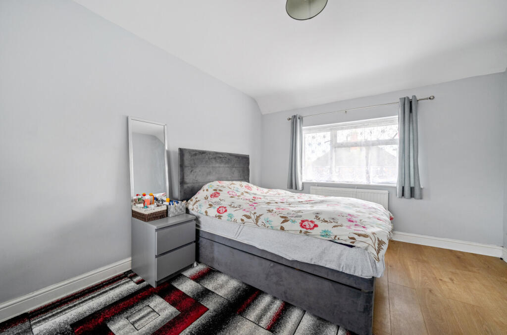 1386636-15-6932c7...