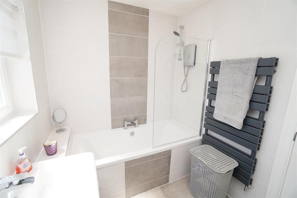 bathroom1.jpg