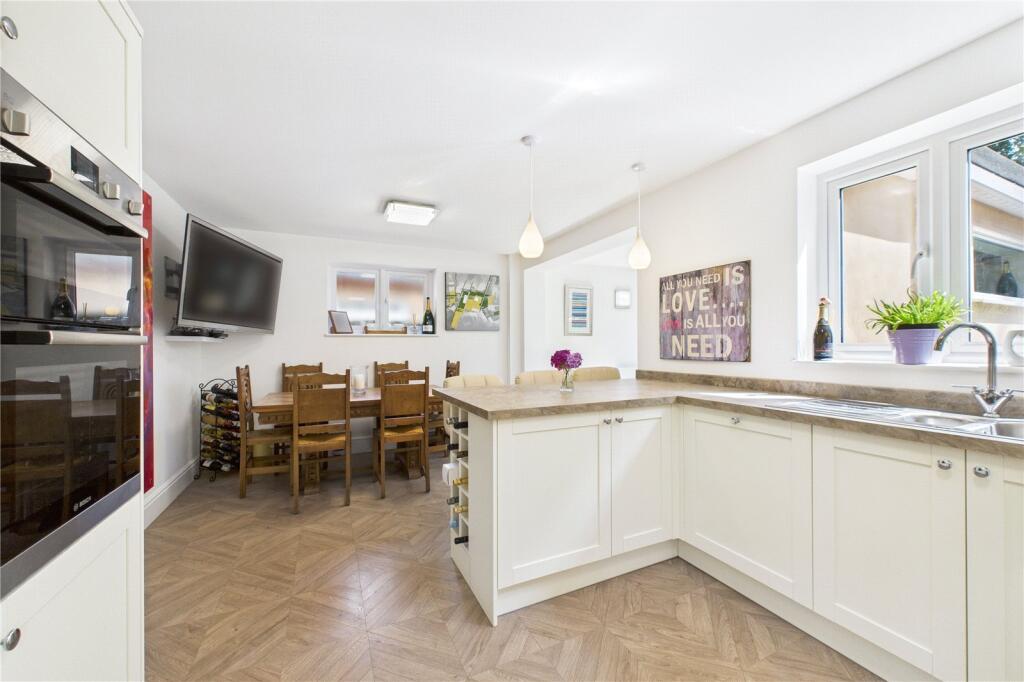 Kitchen/Dining