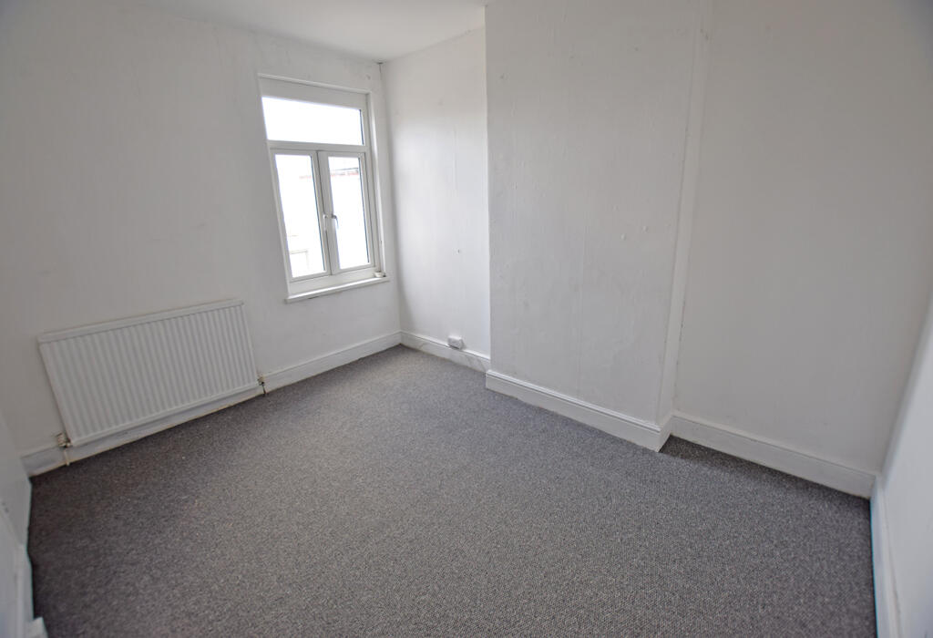 First Floor Middle Bedroom No.2