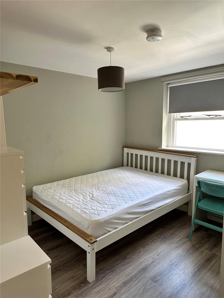 F3, 58baldwin Street