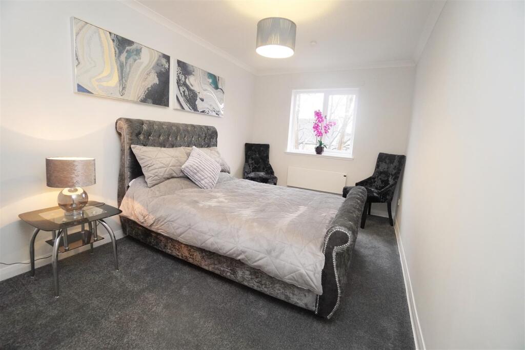 bedroom1.jpg