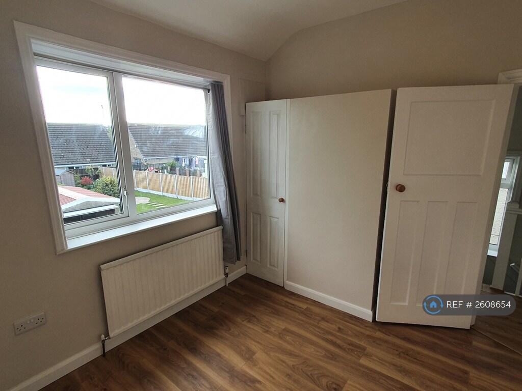 2nd Bedroom (2)