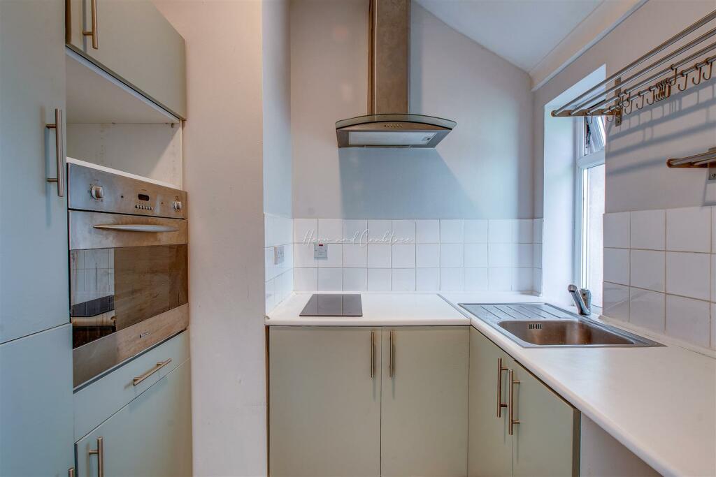 Albany Road, First Floor (10).jpg