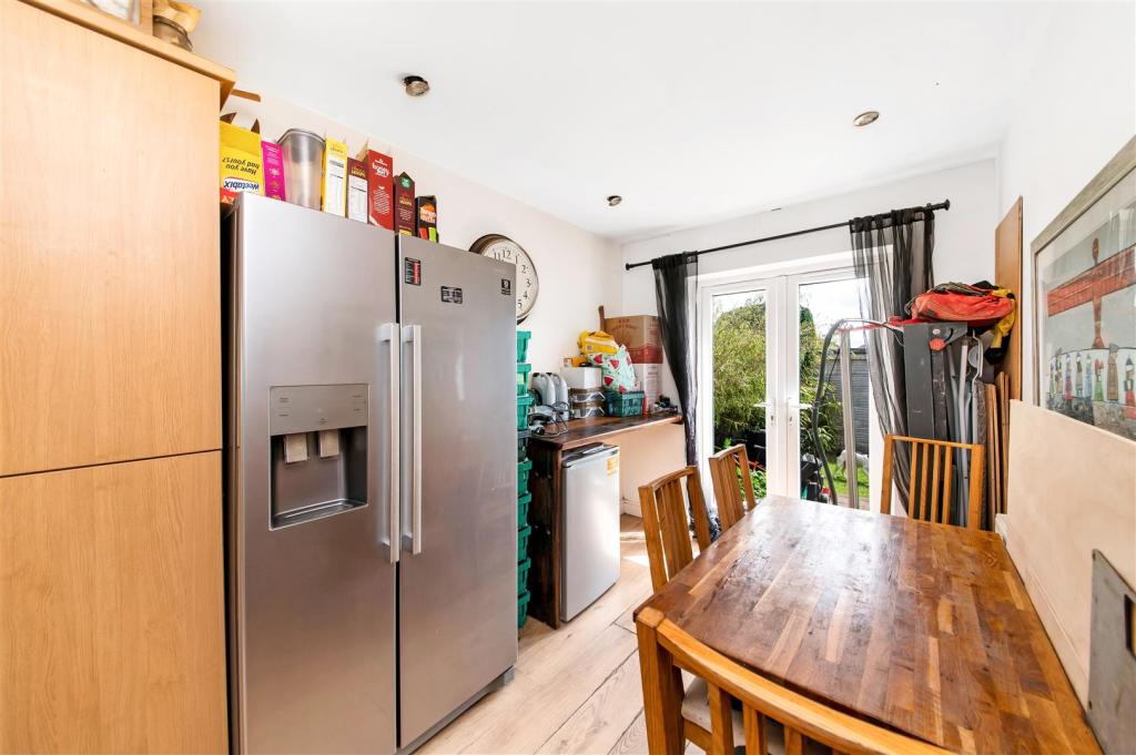 BREAKFAST KITCHEN