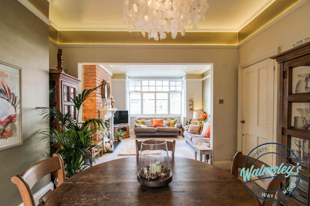 Sitting dining room
