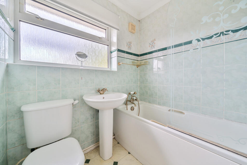 1299132-4-683716f...