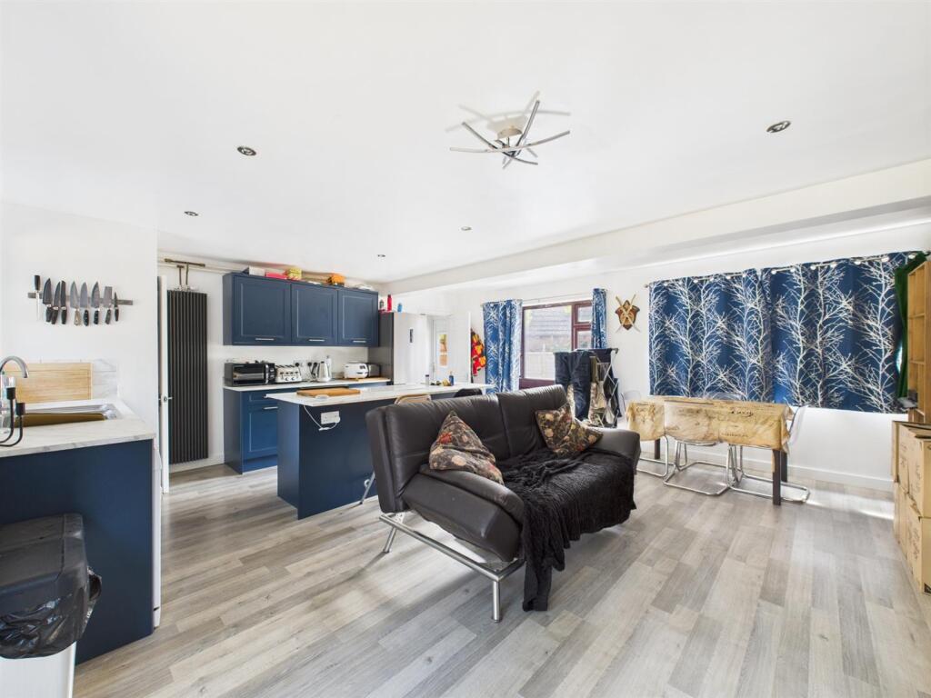Open Plan Kitchen/Living Area