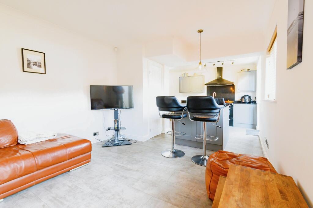 Kitchen/Dining Rooms