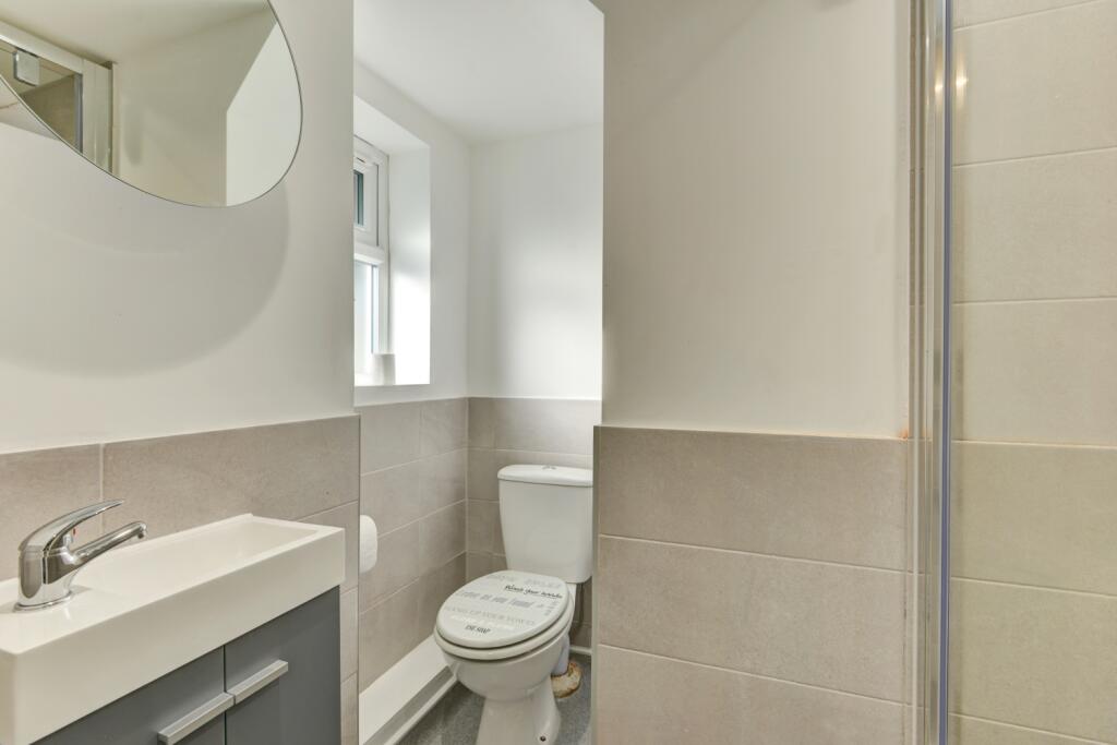 19 Southampton Street Bedroom 1 Ensuite