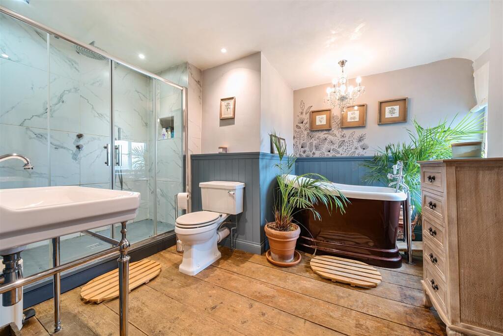 Cliff Hill Farm, 4 Northampton Road, Blisworth (28