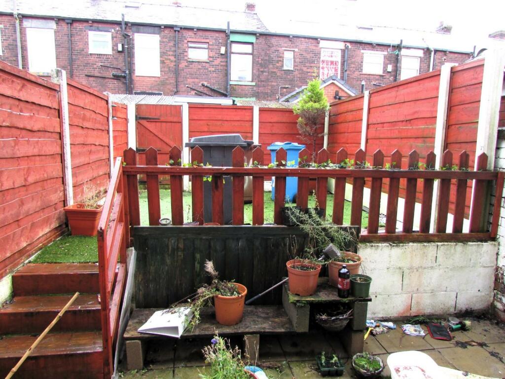 WakefieldSt30gdn.JPG
