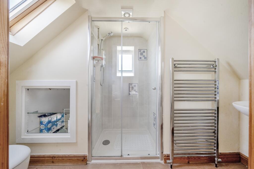 1310768-16-6852cd93353b8