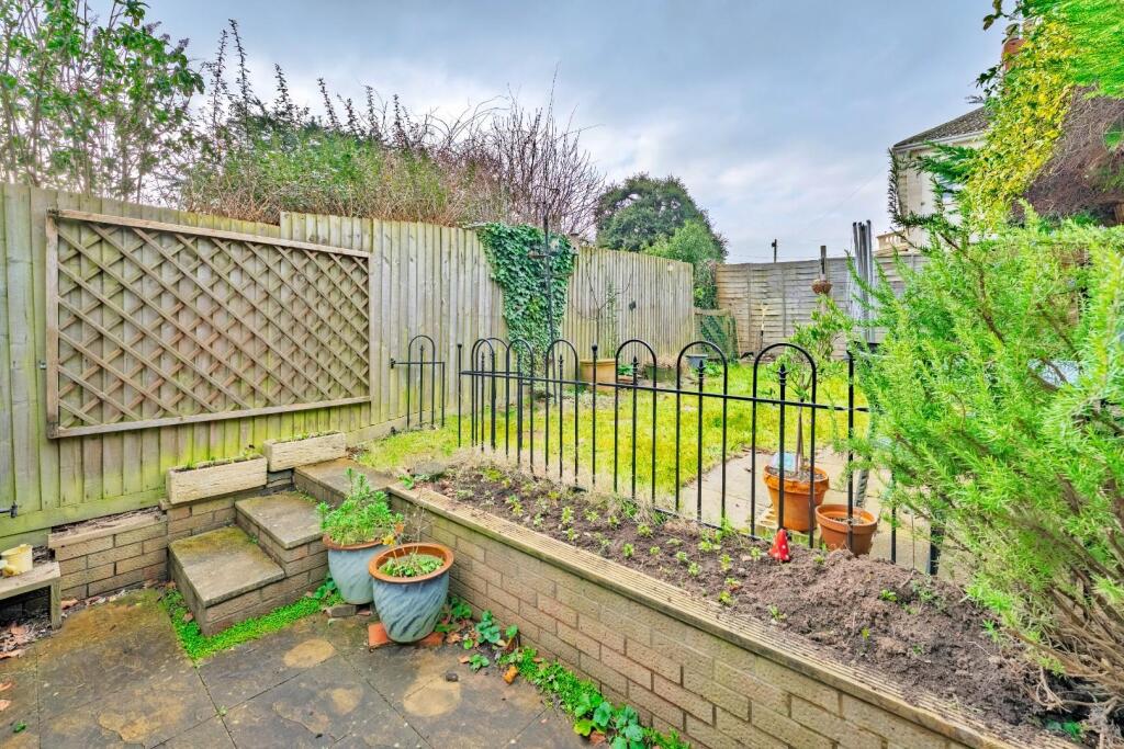 5.5 - rear garden.jpg