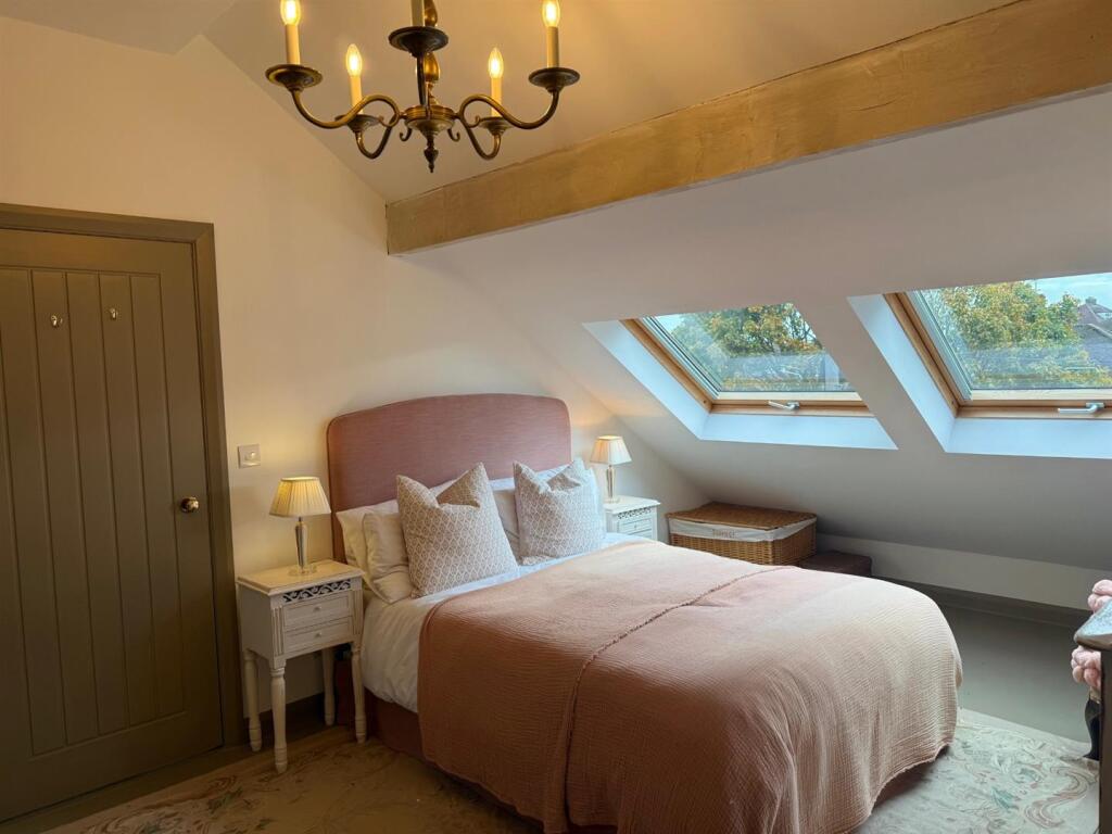 13 Godfrey Road bedroom.jpg