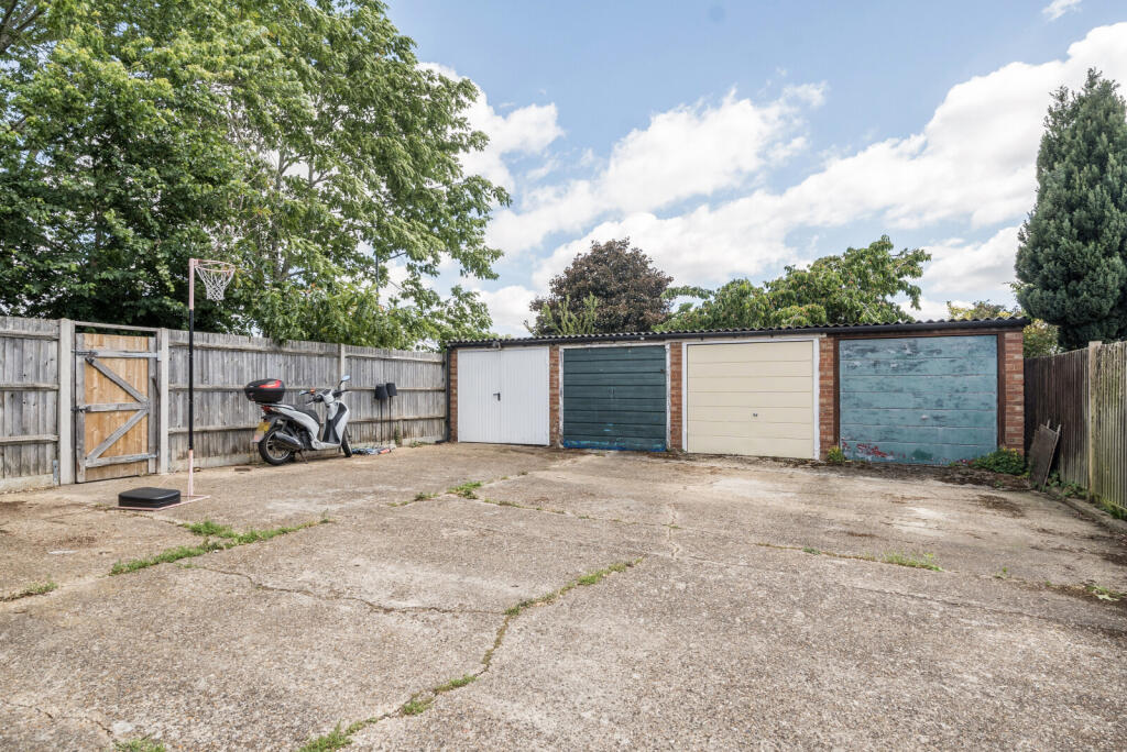 1301912-1-683b111...