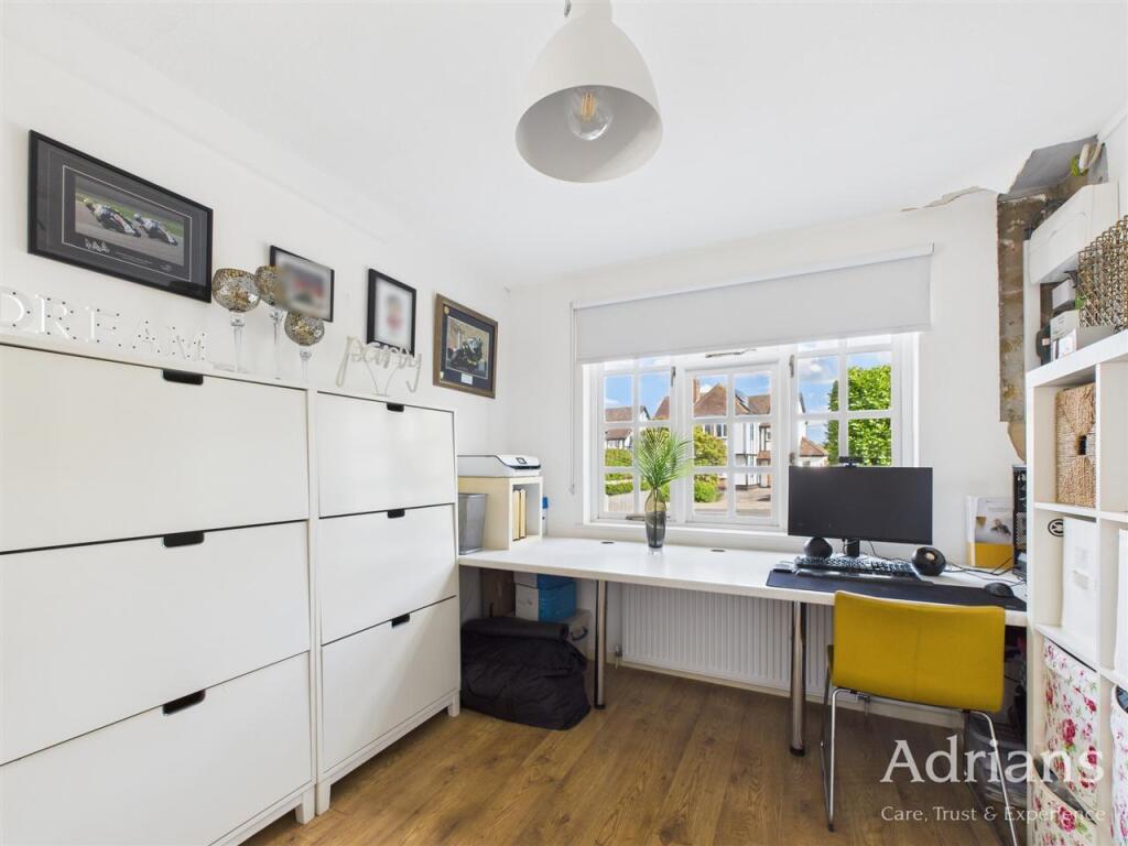 OFFICE / BEDROOM