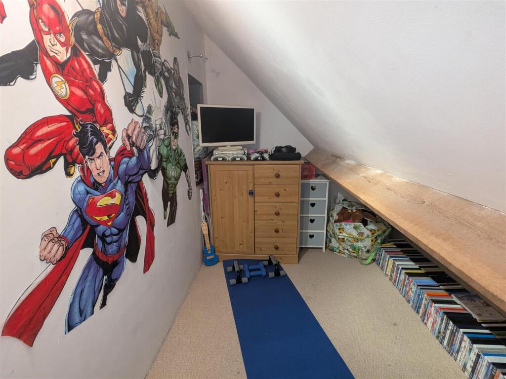 closet2.jpg