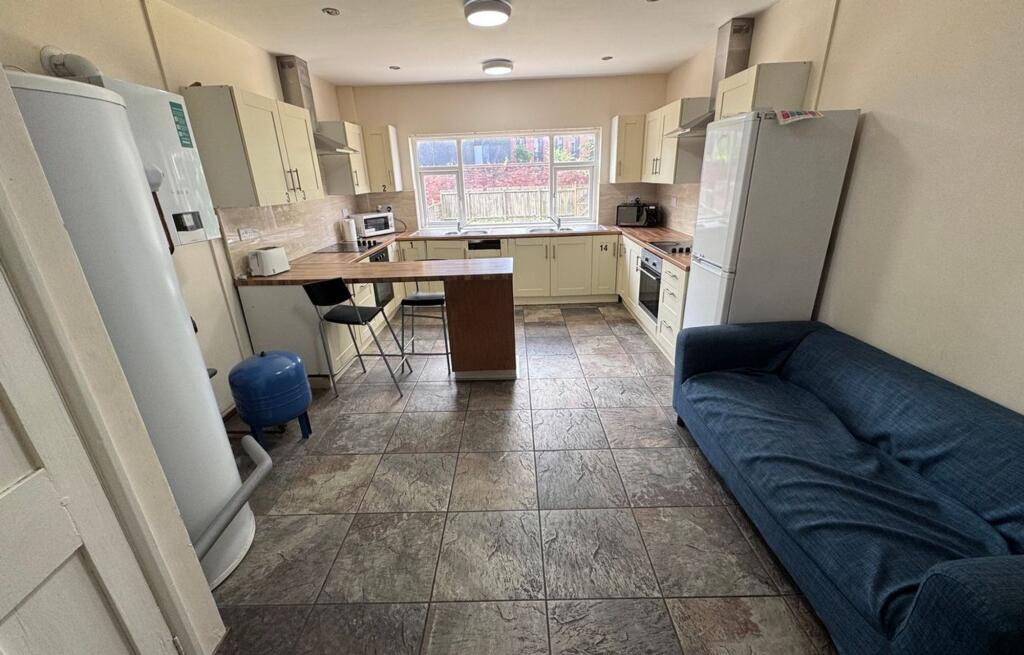 Communal Kitchen 1