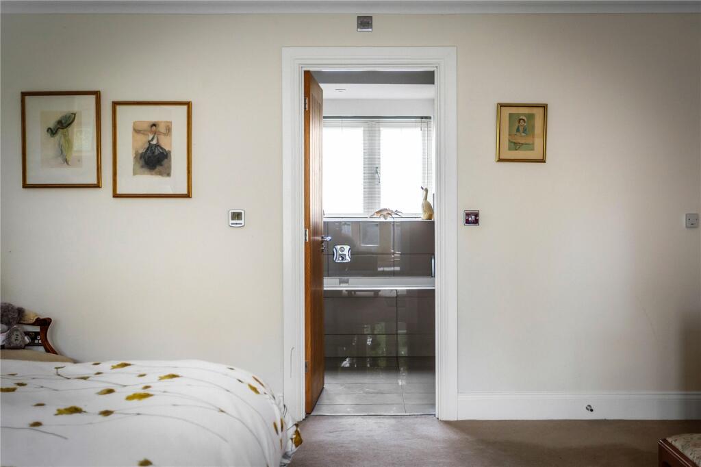 Main/Ensuite