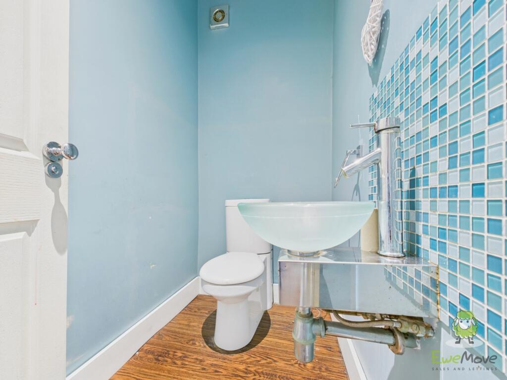 CAM01543G0-PR0119-STILL008