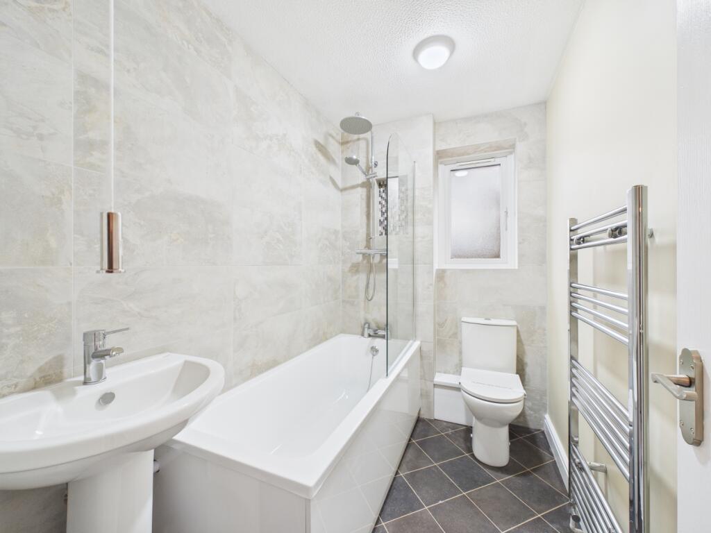 CAM02023G0-PR0184-STILL023