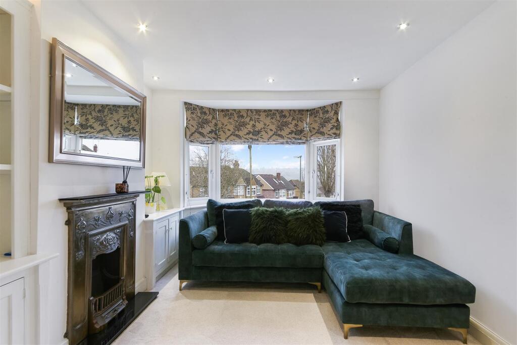 PRESTBURY CRESENT, 53- (2).jpg