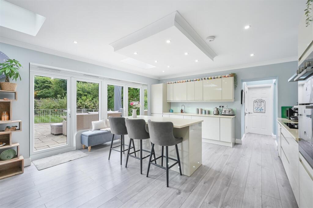 NORTH VIEW CRESCENT,  (4).jpg