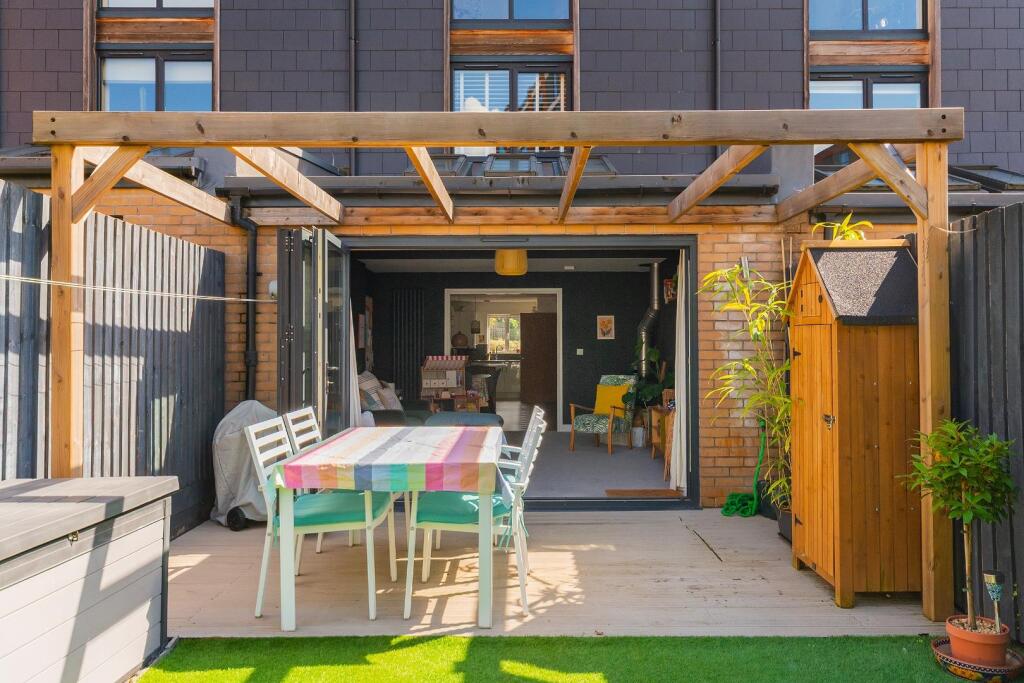 0S7FRBR - External B.jpg