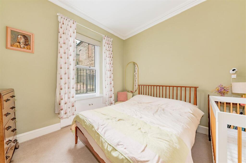 5 Westfield Lane Dundee-8.JPG