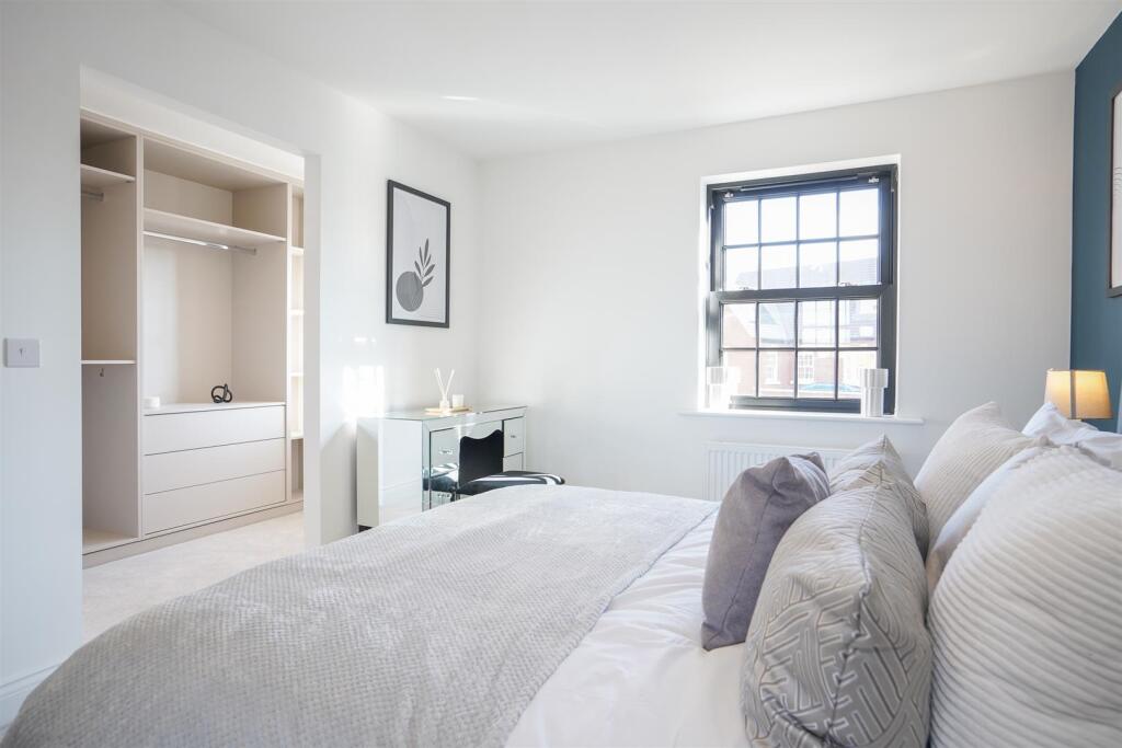 THE LANGHAM MASTER WALKIN WARDROBE.jpg