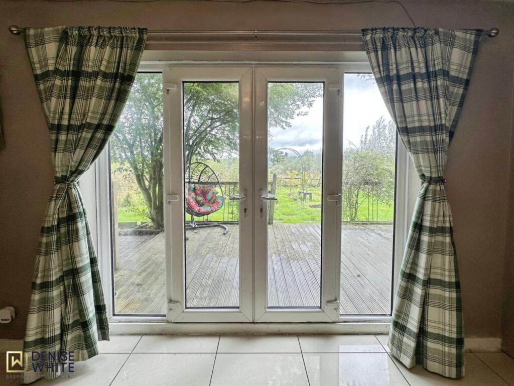 Lounge Outlook