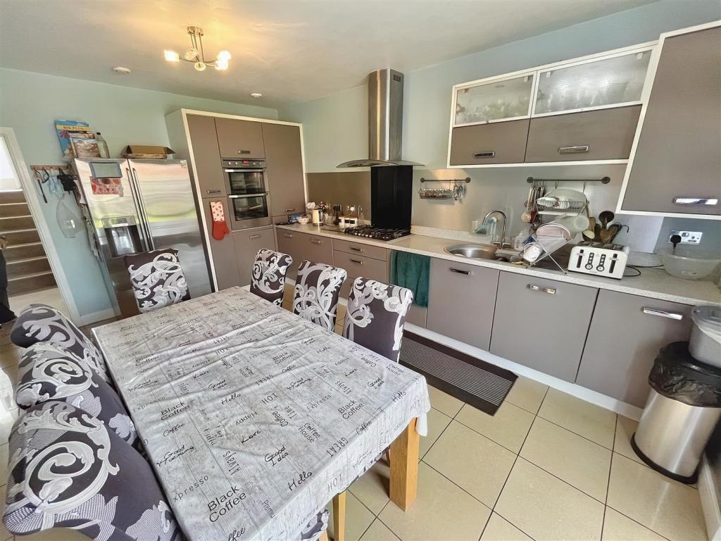 Dining Kitchen Aspect 2.jpg