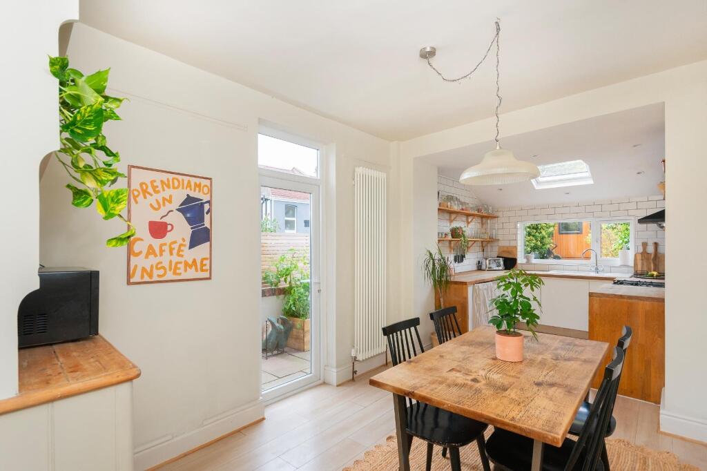 0C2RBN - Kitchen Diner E.jpg