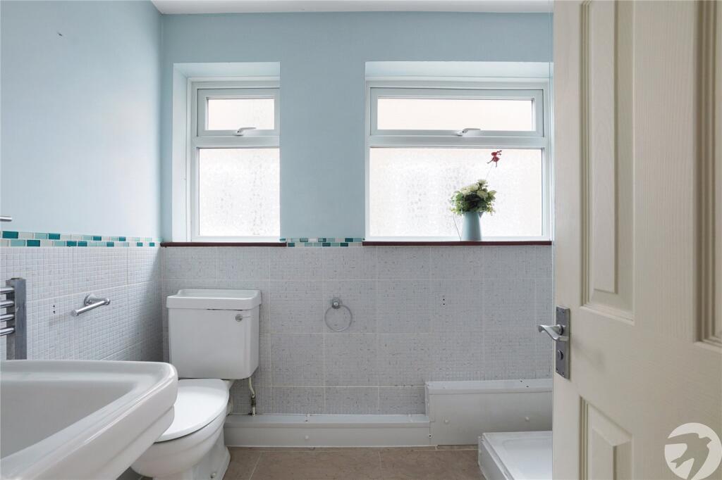 Gf Shower Room