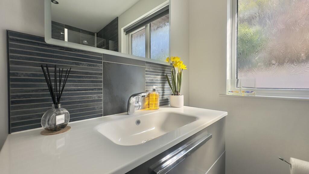 D146ADC4-043F-4F5...