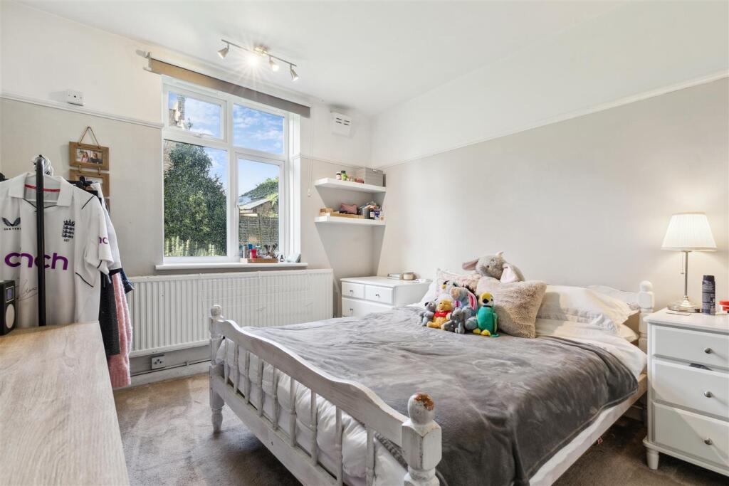 Kelmscott Gardens. W12 - FOR SALE