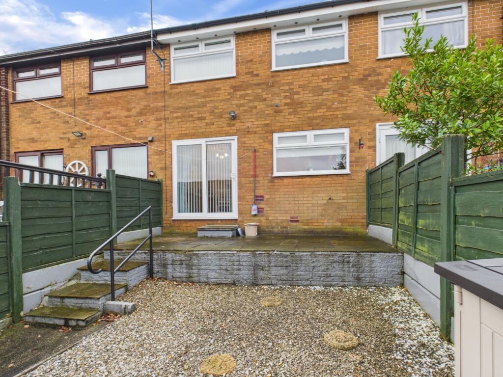 CAM03729G0-PR0183-STILL019