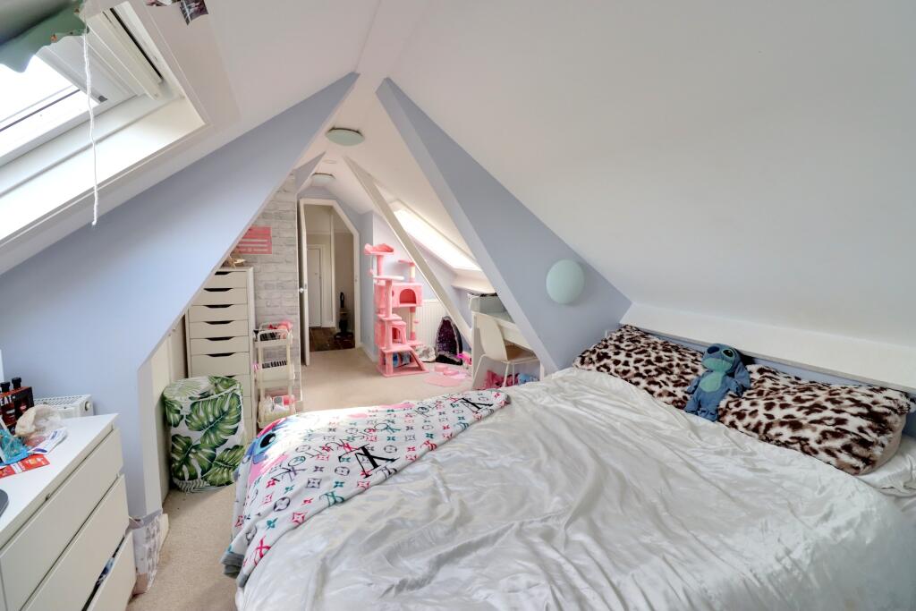 LOFT ROOM