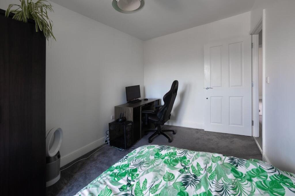 Bedroom 2 2.jpg