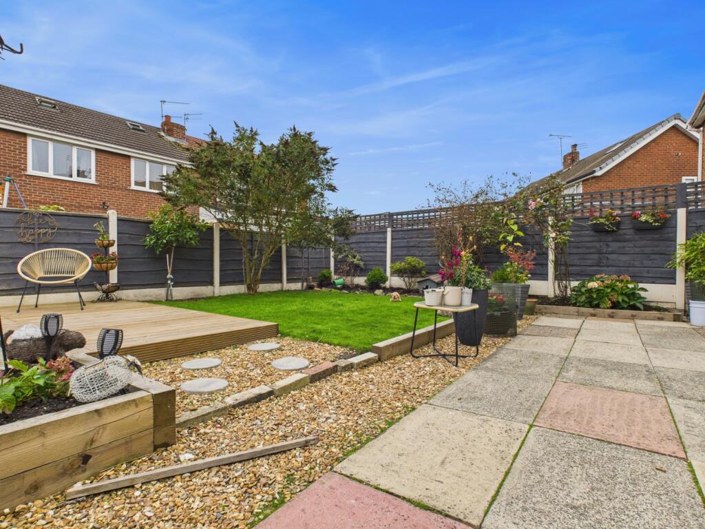 CAM03729G0-PR0149-STILL023