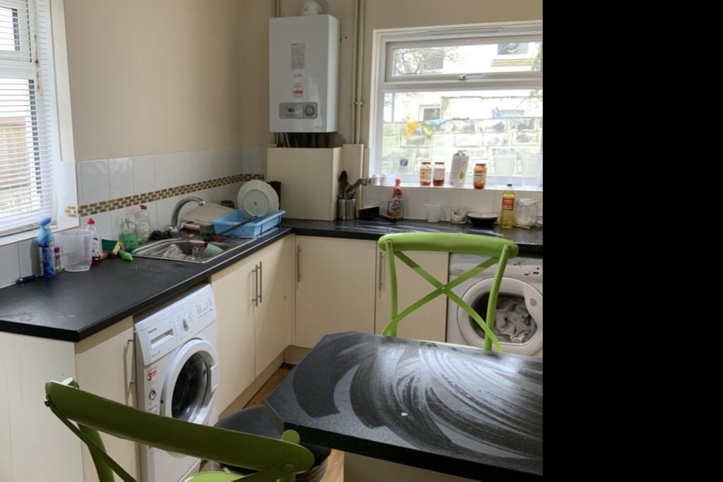8. Lounge Kitchen