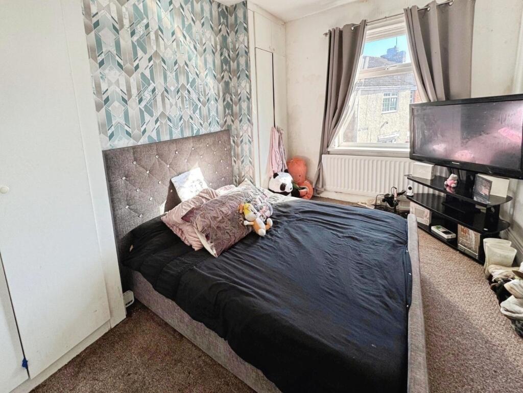 pbox-bedroom-346024.jpg