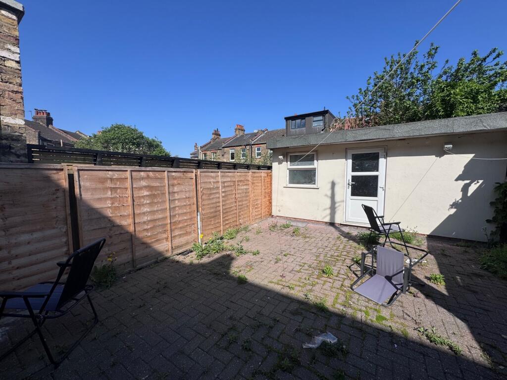 Garden - E10
