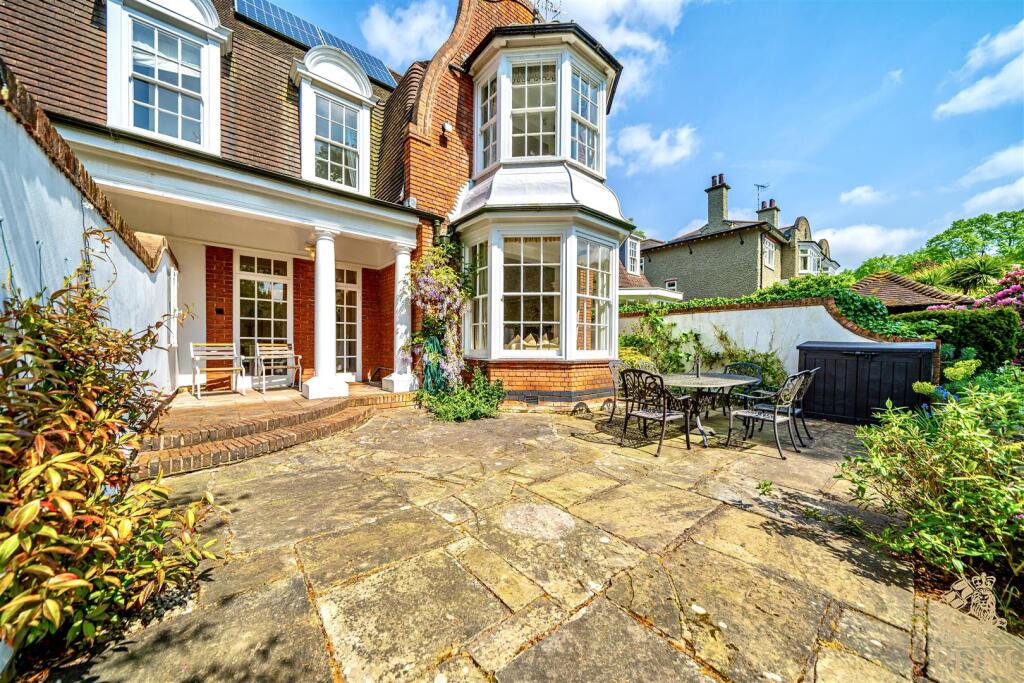 25044- 20 Arlington Drive_040.jpg