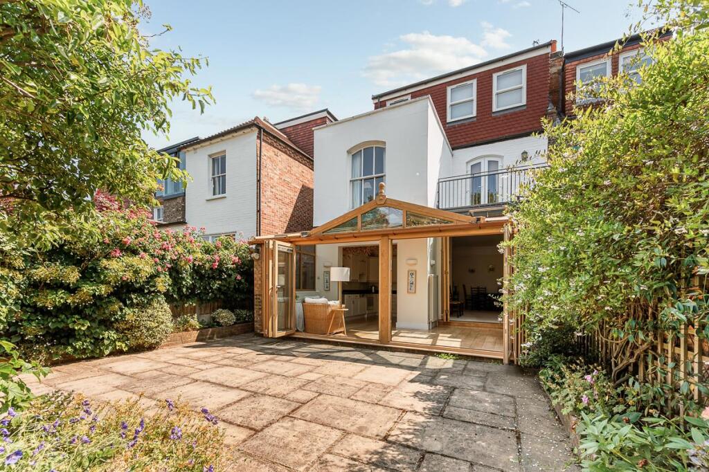15 St Albans Avenue-15.jpg