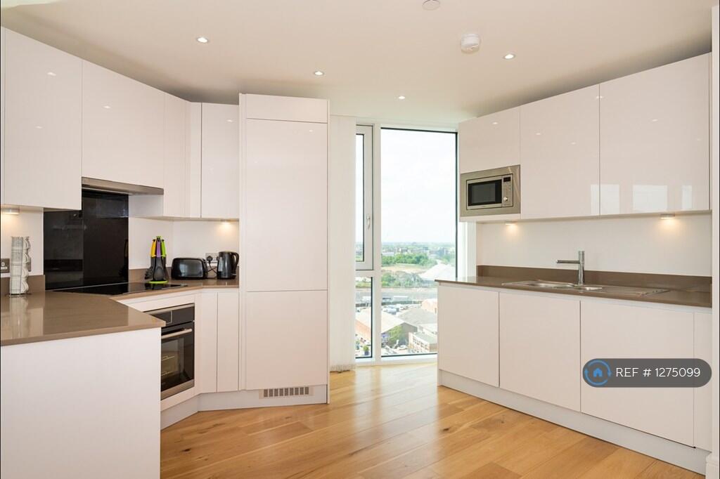 Fully Fitted Kitchen