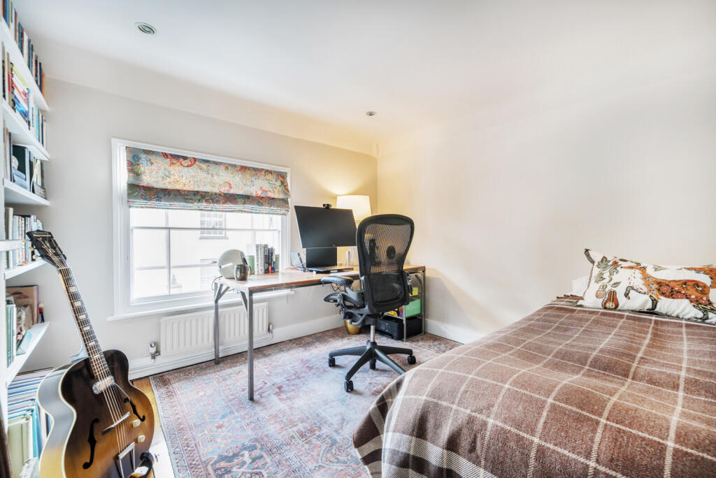 1294945-6-682b4e5...